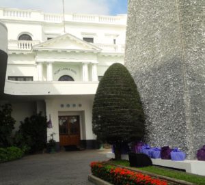 Sri Lanka Hotels: garden flowers of the Mount Lavinia Hotel
